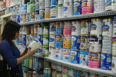 Sữa bột trẻ em lại tăng giá 